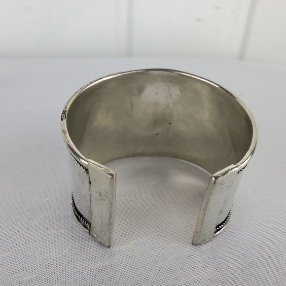 Pretty Boho Silver Tone Cuff Bracelet Teal Center Stone - Picture 5 of 9